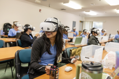 School of Nursing uses virtual reality to prepare future nurse practitioners and nurses for real-world scenarios